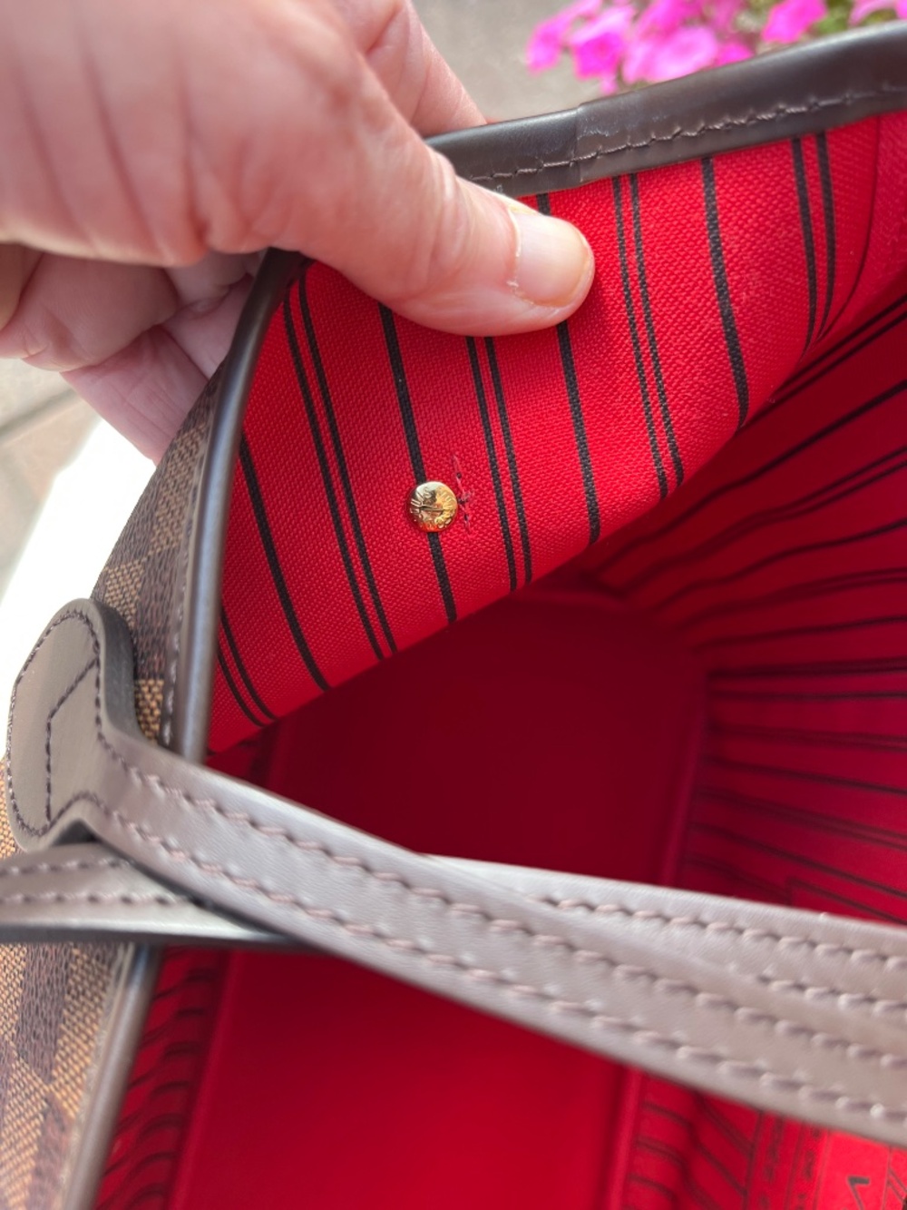 Louis Vuitton Neverfull MM in Damier Ebene - Picture 16 of 16